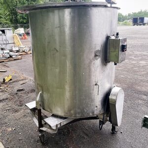 330 GALLON STAINLESS STEEL PORTABLE MIX TANK.