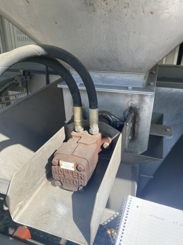 80 CUBIC FOOT DUPLEX STAINLESS HOPPER WITH LUMPBREAKERS - Image 13