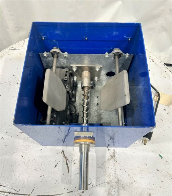 ITEM 2561: 1” DIAMETER TECWEIGH SCREW FEEDER MODEL E5 USED MISSING LINER - Image 5