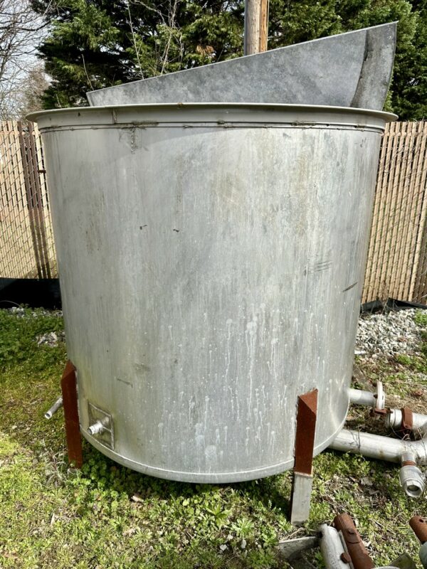 ITEM 1737:   600 GALLON STAINLESS STEEL TANK - Image 2