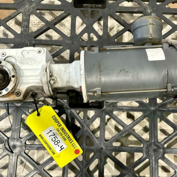ITEM 1758-4: 1 HP INVERTER DUTY BALDOR ELECTRIC MOTOR FRAME 143TC WITH RIGHT ANGLE GEARBOX 1:20.19