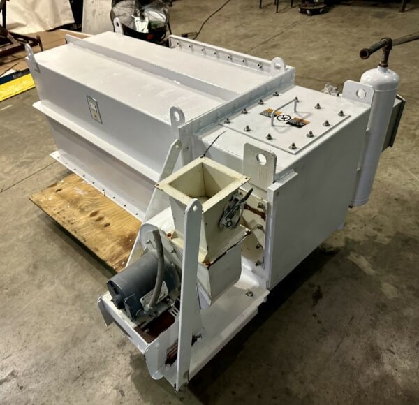 ITEM 1801:   100 SQUARE FOOT FILTER AREA BUHLER HORIZONTAL MOUNTED BIN VENT FILTER, PULSE JET CLEANING, WITH EXHAUST FAN - Image 3