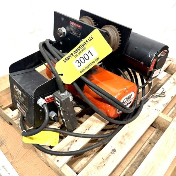 ITEM 3001: 1/2 TON, 500 KG, 1000 POUND HOIST AND TROLLEY CM MODEL F SERIES 635 TROLLEY