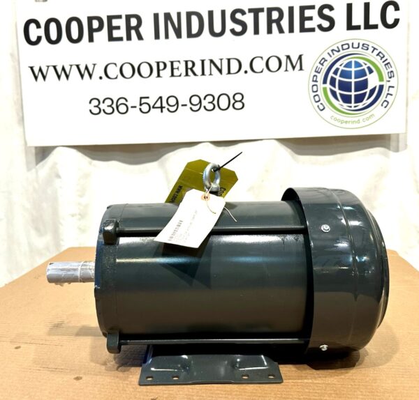 ITEM 3064: 10 HP DAYTON INVERTER DUTY MOTOR MODEL 4GYZ8 FRAME 215T;  UNUSED - Image 2
