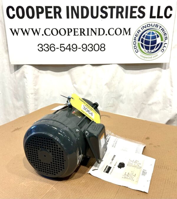 ITEM 3064: 10 HP DAYTON INVERTER DUTY MOTOR MODEL 4GYZ8 FRAME 215T;  UNUSED - Image 3