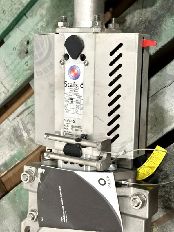 ITEM 3065:    6” STAFSJO STAINLESS PNEUMATIC KNIFE GATE - Image 11