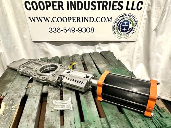 ITEM 3065:    6” STAFSJO STAINLESS PNEUMATIC KNIFE GATE - Image 2