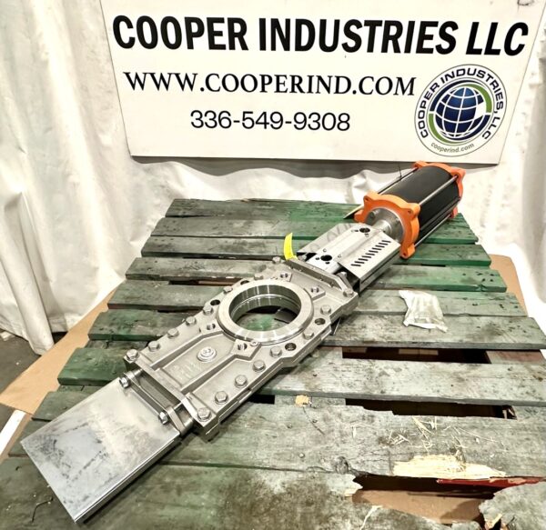 ITEM 3065:    6” STAFSJO STAINLESS PNEUMATIC KNIFE GATE - Image 3