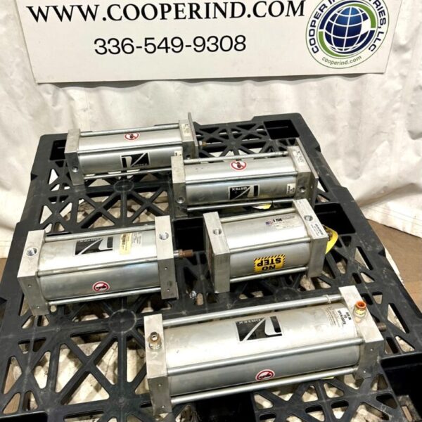 ITEM 3068:  LOT OF 5 SALINA VORTEX KNIFE GATE CYLINDERS ALL UNUSED