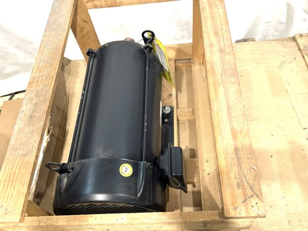 ITEM 3060: 15 HP WEG MOTOR MODEL 01518ET3RS254T FRAME 254/6T - Image 5