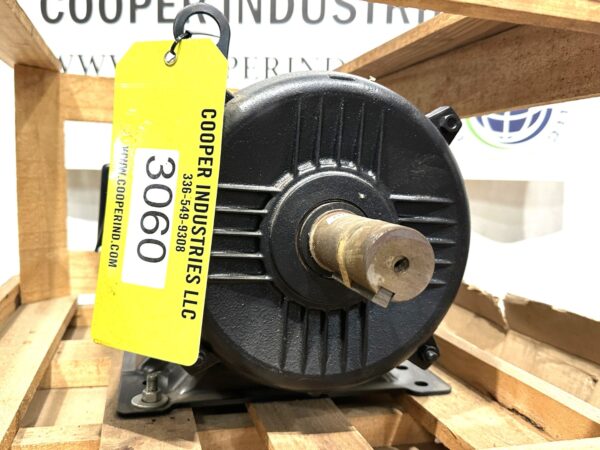 ITEM 3060: 15 HP WEG MOTOR MODEL 01518ET3RS254T FRAME 254/6T - Image 2