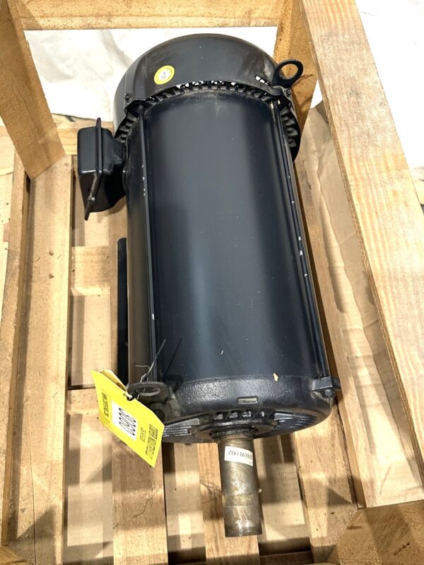 ITEM 3060: 15 HP WEG MOTOR MODEL 01518ET3RS254T FRAME 254/6T - Image 3